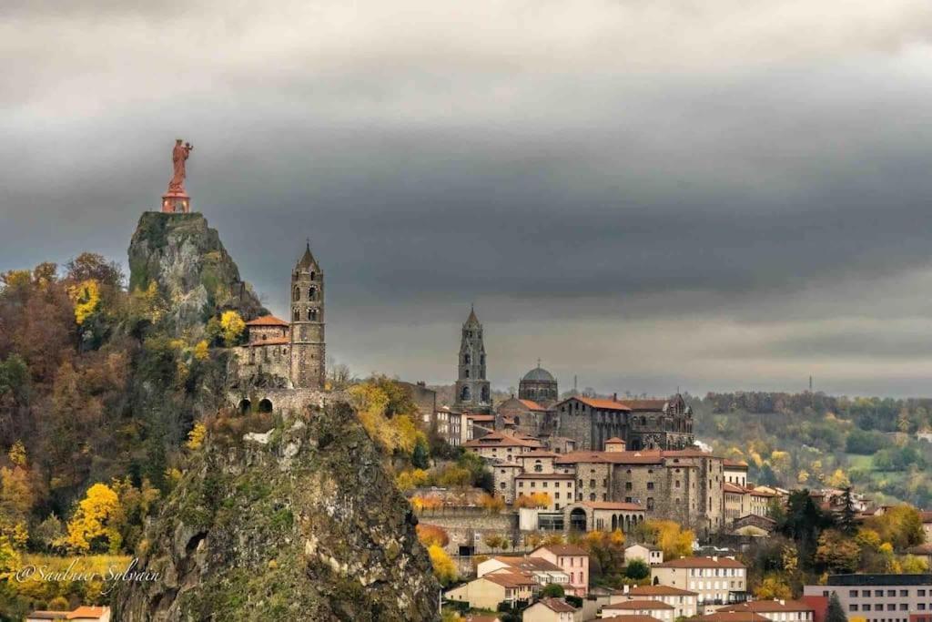 Maison Atypique - Centre Historique - Puy En Velay Le Puy-en-Velay Bagian luar foto